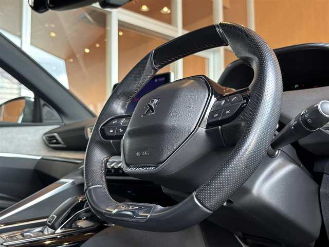 プジョー ５００８ GT ブルーHDi 宮城県 2018(平30)年 5万km パール ファーストクラスパッケージ/ACC/LKA/BSM/障害物センサー/ヒルディセントコントロール/純正ナビ/車外カ(F/B)/AppleCarPlay/AndroidAuto/ハーフレザーシート/パワーシート/シートヒーター/ステアリングスイッチ/パドルシフト/アイドリングストップ/LEDヘッドライト/インテリジェントハイビーム/電動パーキングシステム/前後ドラレコ/置くだけ充電/ETC/サンルーフ/パワーバックドア/ルーフレール/純正18インチAW