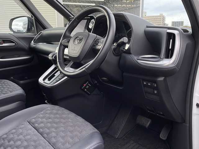 トヨタ ヴォクシー S－Z 新潟県 2022(令4)年 2.3万km ホワイトパールクリスタルシャイン 4WD/純正ディスプレイオーディオ/BT/バックカメラ/ETC/衝突被害軽減ブレーキ/レーンキープアシスト/レーダークルーズコントロール/半革シート/シートヒーター /両側パワースライドドア/ステアリングスイッチ/コーナーセンサー/スマートキー/プッシュスタート/LEDヘッドライト/オートライト/オートハイビーム/社外16インチアルミホイール