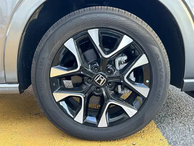 ホンダ ＺＲ－Ｖ ハイブリッド e:HEV Z 静岡県 2024(令6)年 0.4万km スーパープラチナグレーメタリック ワンオーナー/純正ナビ/フルセグTV/BT/USB/全方位カメラ/BOSEサウンドシステム/黒革シート/前席パワーシート/前席シートヒーター /運転席シートメモリー/パワーバックドア/前後ドライブレコーダー/衝突軽減ブレーキ/レーンキープアシスト/ブラインドスポットモニター/レーダークルーズコントロール/クリアランスソナー/置くだけ充電/ステアリングヒーター/ビルトインETC2.0/純正18インチAW/スマートキー×2/保証書/取扱説明書
