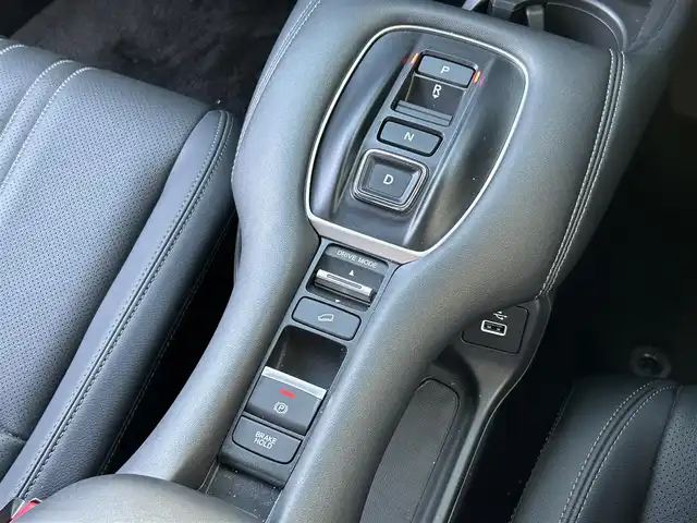 ホンダ ＺＲ－Ｖ ハイブリッド e:HEV Z 静岡県 2024(令6)年 0.4万km スーパープラチナグレーメタリック ワンオーナー/純正ナビ/フルセグTV/BT/USB/全方位カメラ/BOSEサウンドシステム/黒革シート/前席パワーシート/前席シートヒーター /運転席シートメモリー/パワーバックドア/前後ドライブレコーダー/衝突軽減ブレーキ/レーンキープアシスト/ブラインドスポットモニター/レーダークルーズコントロール/クリアランスソナー/置くだけ充電/ステアリングヒーター/ビルトインETC2.0/純正18インチAW/スマートキー×2/保証書/取扱説明書