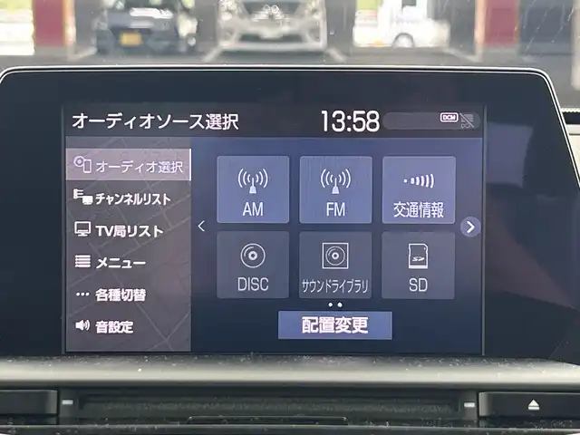 トヨタ クラウン ハイブリッド RS アドバンス 愛知県 2019(平31)年 4万km ホワイトパールクリスタルシャイン 8インチ純正ナビ/(FM/AM/CD/DVD/フルセグ/Bluetooth)/ムーンルーフ/パノラミックビューモニター/ＴｏｙｏｔａＳａｆｅｔｙＳｅｎｓｅ/・プリクラッシュブレーキアシスト/・オートマチックハイビーム	/・踏み間違い防止アシスト	/・レーンキープアシスト	/・レーダークルーズコントロール/・ブラインドスポットモニター/・リヤクロストラフィックオートブレーキ/パーキングアシスト/前後ドライブレコーダー/ETC2.0/前席シートヒーター/パワーシート/メモリシート/自動防眩インナーミラー/電動格納ミラー/電動パーキング/ブレーキホールド/革巻きステアリング/ステアリングスイッチ/パドルシフト/オートライト/LEDヘッドライト/フロントフォグライト/フルオートエアコン/プッシュスタート/スマートキー/カードキー/純正フロアマット