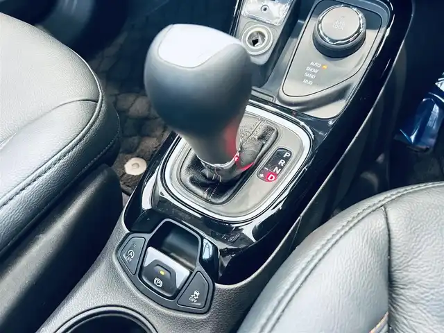 クライスラー・ジープ ジープ コンパス リミテッド 大阪府 2021(令3)年 3.5万km 白 ワンオーナー/サンルーフ/beatsサウンド/ACC/黒革/パワーシート/シートヒーター/Dシートメモリ/純正ナビ/TV/バックカメラ/applecarplay/ブラインドスポット/電動リアゲート/純正18インチAW/HIDヘッドライト