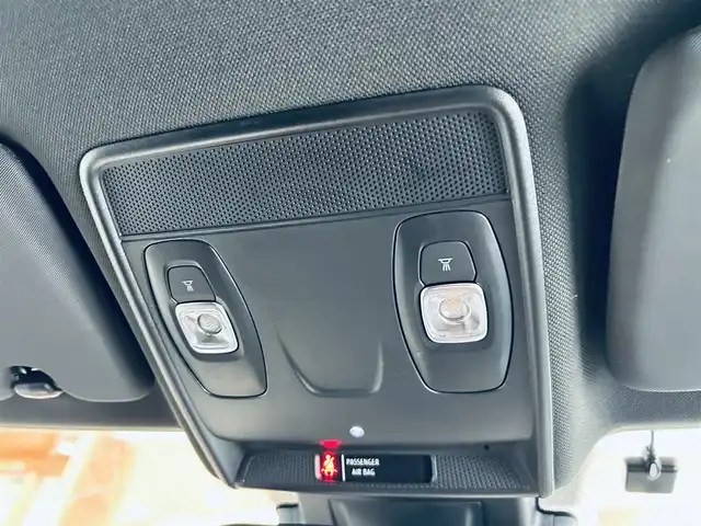 ルノー ルノー ルーテシア インテンス 大阪府 2021(令3)年 1万km 赤 純正ディスプレイオーディオ/applecarplay/バックカメラ/ACC/純正17インチAW/BOSEサウンド/ステアリングヒーター/クリアランスソナー/パドルシフト/ブラインドスポット