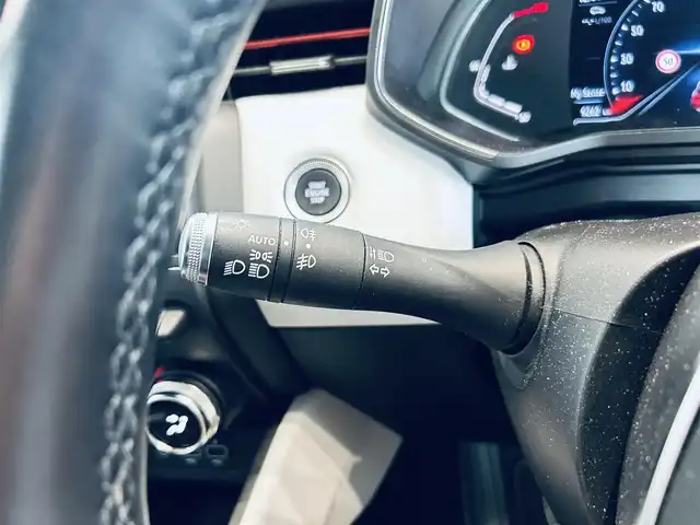 ルノー ルノー ルーテシア インテンス 大阪府 2021(令3)年 1万km 赤 純正ディスプレイオーディオ/applecarplay/バックカメラ/ACC/純正17インチAW/BOSEサウンド/ステアリングヒーター/クリアランスソナー/パドルシフト/ブラインドスポット