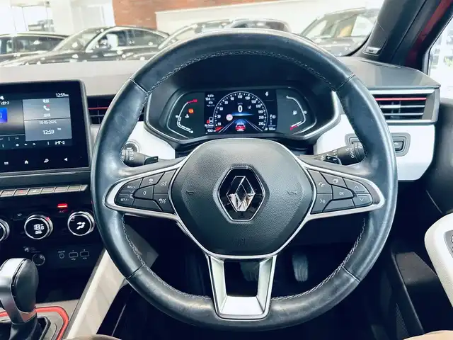 ルノー ルノー ルーテシア インテンス 大阪府 2021(令3)年 1万km 赤 純正ディスプレイオーディオ/applecarplay/バックカメラ/ACC/純正17インチAW/BOSEサウンド/ステアリングヒーター/クリアランスソナー/パドルシフト/ブラインドスポット