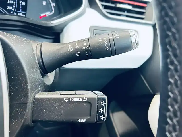 ルノー ルノー ルーテシア インテンス 大阪府 2021(令3)年 1万km 赤 純正ディスプレイオーディオ/applecarplay/バックカメラ/ACC/純正17インチAW/BOSEサウンド/ステアリングヒーター/クリアランスソナー/パドルシフト/ブラインドスポット