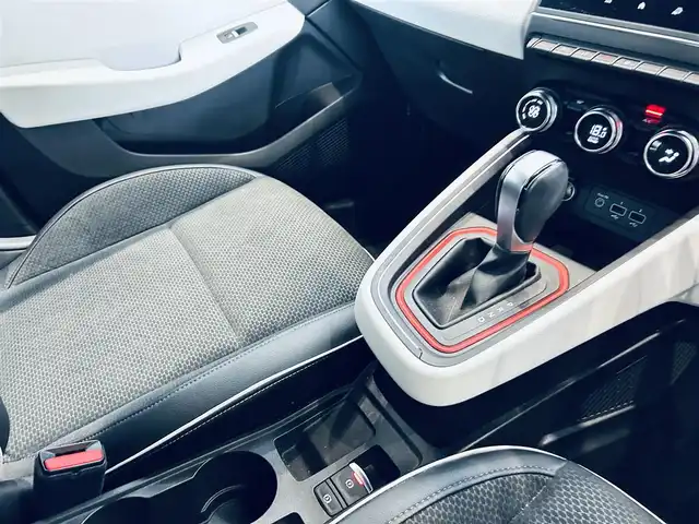 ルノー ルノー ルーテシア インテンス 大阪府 2021(令3)年 1万km 赤 純正ディスプレイオーディオ/applecarplay/バックカメラ/ACC/純正17インチAW/BOSEサウンド/ステアリングヒーター/クリアランスソナー/パドルシフト/ブラインドスポット