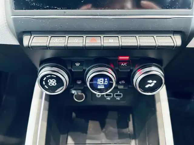 ルノー ルノー ルーテシア インテンス 大阪府 2021(令3)年 1万km 赤 純正ディスプレイオーディオ/applecarplay/バックカメラ/ACC/純正17インチAW/BOSEサウンド/ステアリングヒーター/クリアランスソナー/パドルシフト/ブラインドスポット
