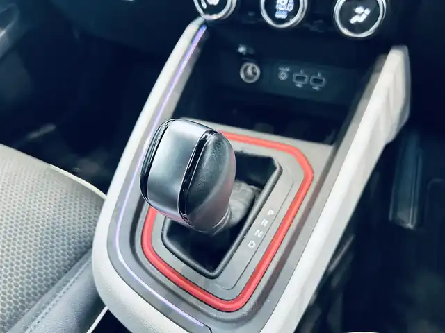 ルノー ルノー ルーテシア インテンス 大阪府 2021(令3)年 1万km 赤 純正ディスプレイオーディオ/applecarplay/バックカメラ/ACC/純正17インチAW/BOSEサウンド/ステアリングヒーター/クリアランスソナー/パドルシフト/ブラインドスポット