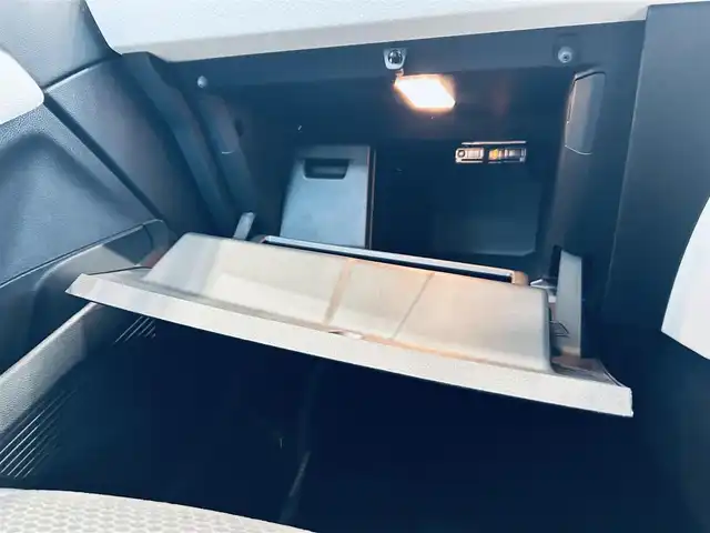 ルノー ルノー ルーテシア インテンス 大阪府 2021(令3)年 1万km 赤 純正ディスプレイオーディオ/applecarplay/バックカメラ/ACC/純正17インチAW/BOSEサウンド/ステアリングヒーター/クリアランスソナー/パドルシフト/ブラインドスポット
