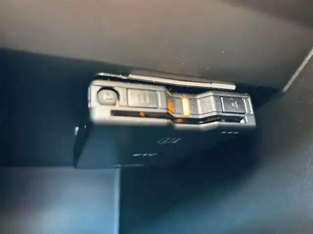 ルノー ルノー ルーテシア インテンス 大阪府 2021(令3)年 1万km 赤 純正ディスプレイオーディオ/applecarplay/バックカメラ/ACC/純正17インチAW/BOSEサウンド/ステアリングヒーター/クリアランスソナー/パドルシフト/ブラインドスポット