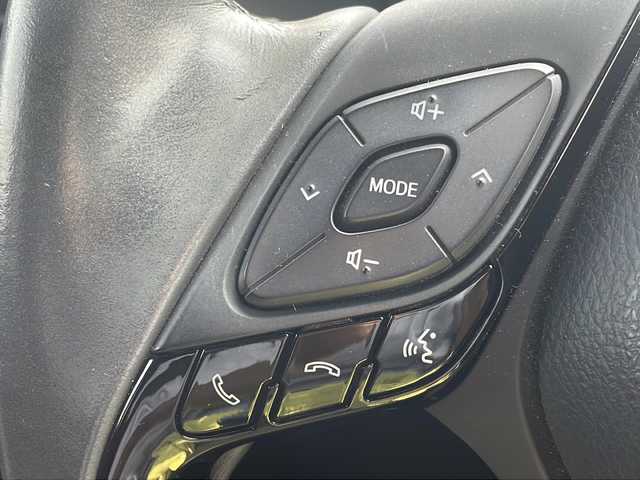 トヨタ Ｃ－ＨＲ S－T 秋田県 2018(平30)年 10.1万km ダークブラウンマイカメタリック 純正SDナビ/バックカメラ/フルセグTV/純正ビルトインETC/クルーズコントロール(追従走行なし)/衝突被害軽減システム/車線逸脱警報/盗難防止装置/オートマチックハイビーム/レーンキープアシスト/純正AW/エンジンスターター