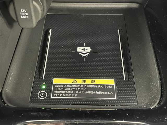 ホンダ ヴェゼル ハイブリッド e:HEV Z 岡山県 2021(令3)年 5.1万km プレミアムサンライトホワイトパール 純正9インチナビ/・バックカメラ/・FM/AM/Bluetooth/フルセグ/USB/ホンダセンシング/・衝突軽減ブレーキ/・車線維持支援システム/・アダプティブクルーズコントロール/・誤発信抑制機能/・オートハイビーム/・コーナーセンサー/ハーフレザーシート/・D/Nシートヒーター/パワーバックドア/ステアリングヒーター/パドルシフト/2.0ETC/LEDヘッドライト/純正18インチアルミ/純正フロアマット/ドアバイザー/ISOFIX