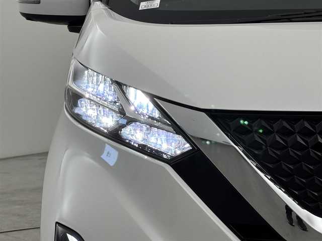 日産 デイズ HWS X プロパイロットED 福岡県 2021(令3)年 2.6万km ホワイトパール 純正９型ナビ　/全方位カメラ　/エマージェンシーブレーキ　/レーンキープ　/コーナーセンサー　/盗難防止装置　/プロパイロット　/アイドリングストップ　/オートライト　/ＬＥＤ　/ＥＴＣ　/前後ドラレコ　/純正アルミホイール