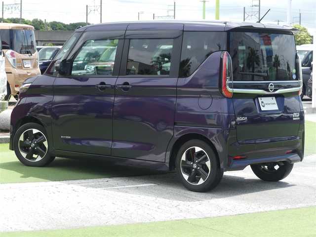 日産 ルークス ハイウェイスター X 千葉県 2020(令2)年 5.5万km アメジストパープル エマージェンシーブレーキ/両側パワースライドドア/9インチ純正SDナビ/地デジTV/【DVD/CD再生機能】/アラウンドビューモニター/ETC/LEDヘッドライト/フォグランプ/ウインカーミラー/コーナーセンサー/純正14インチアルミホイル/サイド/カーテンエアバッグ/インテリジェントキー