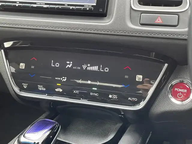 ホンダ ヴェゼル ハイブリッド Z ホンダセンシング 佐賀県 2018(平30)年 5.1万km プレミアムクリスタルレッドM ワンオーナー/純正メモリナビ/フルセグTV/・CD/DVD/SD/USB/Bluetooth/バックカメラ/前方ドライブレコーダー/ビルトインETC/電子パーキングブレーキ/BRAKE　HOLD機能/パドルシフト/ハーフレザーシート/D＋N席シートヒーター/革巻きステアリング/ステアリングリモコン/純正17インチアルミホイール/純正LEDヘッドライト/純正LEDフォグライト/純正フロアマット/純正ドアバイザ―/新車保証書/取扱説明書/スペアキー１本/ホンダセンシング/・アダプティブクルーズコントロール/・路外逸脱抑制システム/・衝突軽減ブレーキ/・先行車発進お知らせ機能/・リアクティブフォースペダル/・標識認識機能