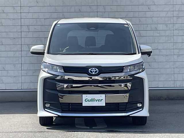トヨタ ノア ハイブリッド S－Z 福岡県 2025(令7)年 0.1万km未満 ホワイトパールクリスタルシャイン 登録済み未使用車純正８型ディスプレイオーディオ(CarPlay/BT)バックモニター快適利便パッケージHiトヨタセーフティセンスコーナーセンサー電動リアゲート両側電動レーダークルコンシートヒーターハンドルヒーターオートホールドAC100Vコンセントtype C 純正LEDヘッドライト純正アルミホイール純正フロアマットスマートキープッシュスタート