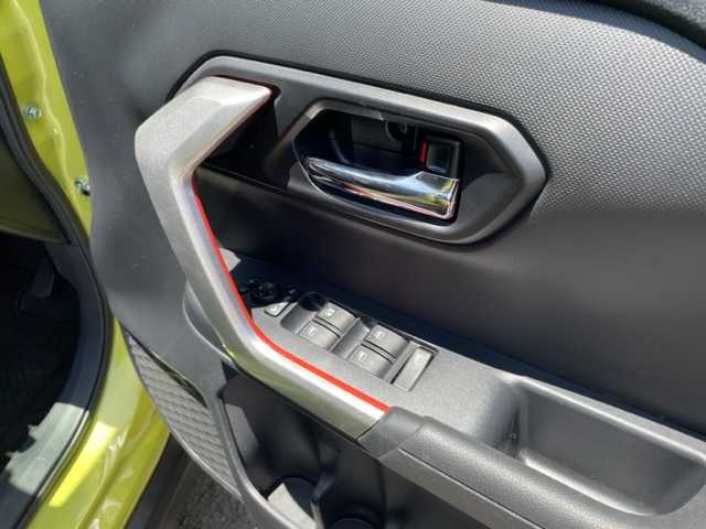 トヨタ ライズ Z 神奈川県 2023(令5)年 1.3万km マスタードイエローマイカメタリック ワンオーナー/4WDターボ/寒冷地仕様/純正メモリナビ【NSZT-Y68T】/・DTV/BT/CD/DVD/USB/HDMI/バックカメラ/コーナーセンサー/前席シートヒーター/追従機能付きクルーズコントロール/ビルトインETC2.0/レーンキープコントロール/ウインドシールドデアイサースイッチ/前後ドライブレコーダー/アイドリングストップ/オートマチックハイビーム/プッシュEgスタート/ストップ/スマートキー×2/純正LEDヘッドライト/フォグランプ/シーケンシャルウィンカー/ドアバイザー/純正フロアマット/取扱説明書/ナビ取扱説明書/新車時保証書