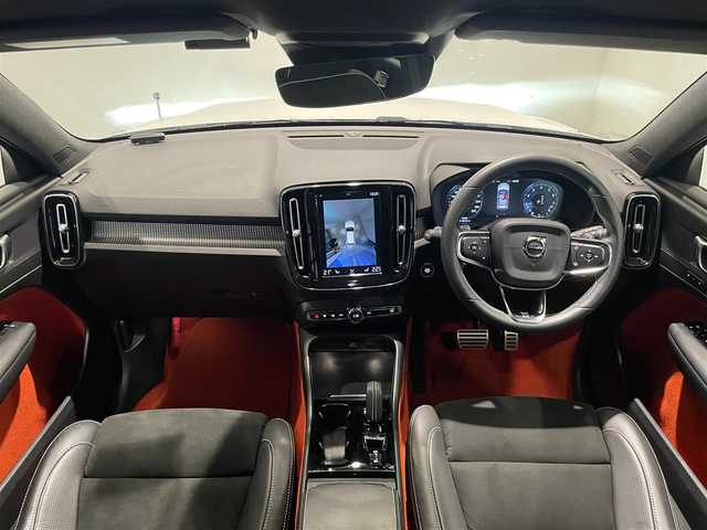 ボルボ ＸＣ４０ T4 AWD Rデザイン 愛知県 2020(令2)年 2.9万km 白 純正ナビ　/Ｂｌｕｅｔｏｏｔｈ　/ＡｐｐｌｅＣａｒＰｌａｙ　/ＡｎｄｒｏｉｄＡｕｔｏ　/３６０度カメラ/フルセグTV　/ハーフレザー　/シートヒーター　/ＡＣＣ　/ＬＫＡ　/ＢＳＭ　/ドライブレコーダー　/ＥＴＣ/プッシュスタート/アイドリングストップ/ウィンカーミラー