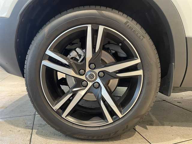 ボルボ ＸＣ４０ T4 AWD Rデザイン 愛知県 2020(令2)年 2.9万km 白 純正ナビ　/Ｂｌｕｅｔｏｏｔｈ　/ＡｐｐｌｅＣａｒＰｌａｙ　/ＡｎｄｒｏｉｄＡｕｔｏ　/３６０度カメラ/フルセグTV　/ハーフレザー　/シートヒーター　/ＡＣＣ　/ＬＫＡ　/ＢＳＭ　/ドライブレコーダー　/ＥＴＣ/プッシュスタート/アイドリングストップ/ウィンカーミラー