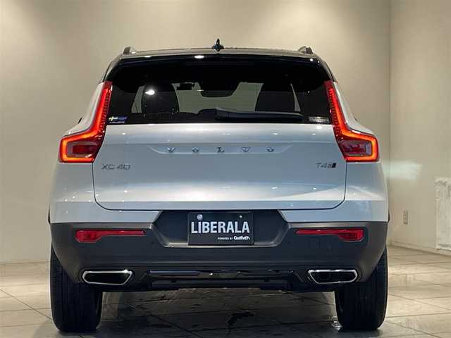ボルボ ＸＣ４０ T4 AWD Rデザイン 愛知県 2020(令2)年 2.9万km 白 純正ナビ　/Ｂｌｕｅｔｏｏｔｈ　/ＡｐｐｌｅＣａｒＰｌａｙ　/ＡｎｄｒｏｉｄＡｕｔｏ　/３６０度カメラ/フルセグTV　/ハーフレザー　/シートヒーター　/ＡＣＣ　/ＬＫＡ　/ＢＳＭ　/ドライブレコーダー　/ＥＴＣ/プッシュスタート/アイドリングストップ/ウィンカーミラー