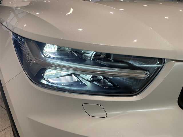 ボルボ ＸＣ４０ T4 AWD Rデザイン 愛知県 2020(令2)年 2.9万km 白 純正ナビ　/Ｂｌｕｅｔｏｏｔｈ　/ＡｐｐｌｅＣａｒＰｌａｙ　/ＡｎｄｒｏｉｄＡｕｔｏ　/３６０度カメラ/フルセグTV　/ハーフレザー　/シートヒーター　/ＡＣＣ　/ＬＫＡ　/ＢＳＭ　/ドライブレコーダー　/ＥＴＣ/プッシュスタート/アイドリングストップ/ウィンカーミラー