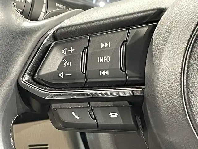 マツダ ＣＸ－８ XD 100周年特別記念車 愛知県 2020(令2)年 3.9万km スノーフレイクホワイトパールマイカ マツダコネクト８インチナビ/（Bluetooth/フルセグTV/CD・DVD再生/USB/AUX)　/ｉ－ＡＣＴＩＶＳＥＮＳＥ/　　-スマート・ブレーキ・サポート（SBS）/　　-マツダ・レーダー・クルーズ・コントロール（MRCC）/　　-レーンキープ・アシスト・システム（LAS）/　　-ドライバー・アテンション・アラート（DAA）/　　-交通標識認識システム（TSR）/電動ガラスサンルーフ　/３６０°ビューモニター/赤レザーシート　/レーダークルーズコントロール　/シートベンチレーション/シートヒーター　/ステアリングヒーター/ＥＴＣ２．０　/電動バックドア　/前席パワーシート/ブラインド・スポット・モニタリング（BSM）/ヘッドアップディスプレイ/コーナーセンサー/ドライブレコーダー/LEDヘッドライト/LEDフォグランプ/100周年使用フロアマット