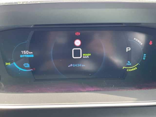 プジョー ｅ－２０８ GT 神奈川県 2022(令4)年 0.7万km ペルラネラブラック 純正ディスプレイオーディオ/AppleCarPlay/AndroidAuto/Bluetooth/バックカメラ/追従走行付きクルーズコントロール/ブラインドスポットモニター/アクティブセーフティーブレーキ/トラクションコントロール/クリアランスソナー/アンビエンスライト/LEDヘッドライト/オートマチックハイビーム/オートライト/純正アルミホイール/ETC/USB/電動格納ミラー/カーテンエアバック/レーンキープアシスト/横滑り防止装置/衝突被害軽減システム/盗難防止装置