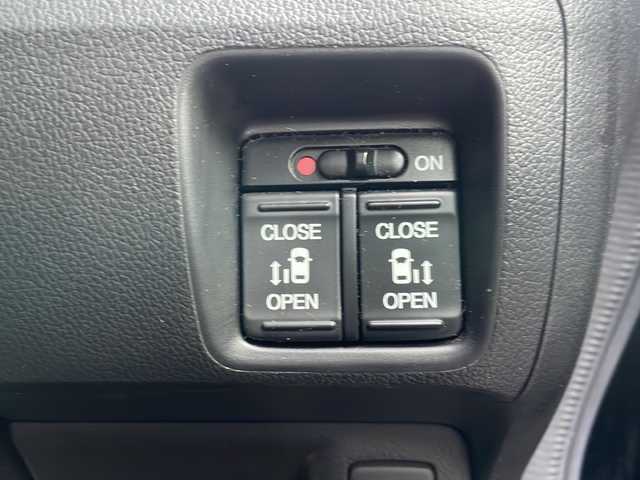ホンダ Ｎ ＢＯＸ カスタム ターボ SSパッケージ 福島県 2015(平27)年 7.8万km スマートブラック ４WD/社外ＳＤナビ/（FM/AM/DVD/SD/USB/Bluetooth）/バックカメラ/フルセグTV/LEDヘッドライト/オートライト/アイドリングストップ/横滑り防止装置/プッシュスタート/スマートキー/フロアマット/ドライブレコーダー/純正15インチAW