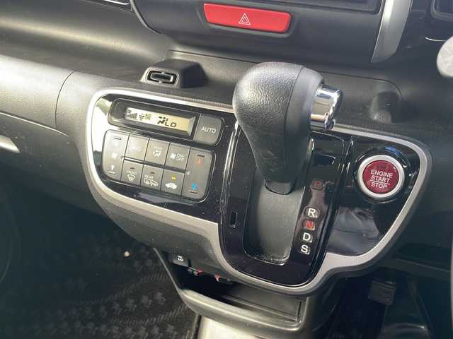 ホンダ Ｎ ＢＯＸ カスタム ターボ SSパッケージ 福島県 2015(平27)年 7.8万km スマートブラック ４WD/社外ＳＤナビ/（FM/AM/DVD/SD/USB/Bluetooth）/バックカメラ/フルセグTV/LEDヘッドライト/オートライト/アイドリングストップ/横滑り防止装置/プッシュスタート/スマートキー/フロアマット/ドライブレコーダー/純正15インチAW