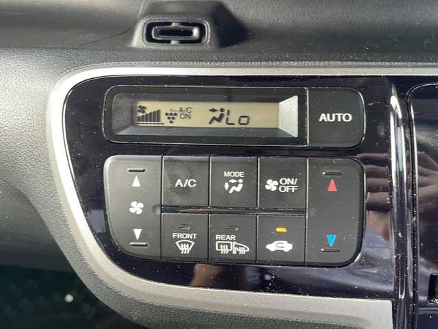 ホンダ Ｎ ＢＯＸ カスタム ターボ SSパッケージ 福島県 2015(平27)年 7.8万km スマートブラック ４WD/社外ＳＤナビ/（FM/AM/DVD/SD/USB/Bluetooth）/バックカメラ/フルセグTV/LEDヘッドライト/オートライト/アイドリングストップ/横滑り防止装置/プッシュスタート/スマートキー/フロアマット/ドライブレコーダー/純正15インチAW