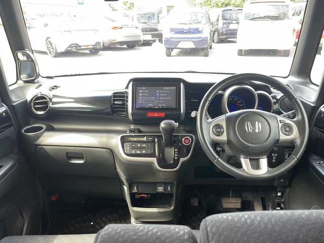 ホンダ Ｎ ＢＯＸ カスタム ターボ SSパッケージ 福島県 2015(平27)年 7.8万km スマートブラック ４WD/社外ＳＤナビ/（FM/AM/DVD/SD/USB/Bluetooth）/バックカメラ/フルセグTV/LEDヘッドライト/オートライト/アイドリングストップ/横滑り防止装置/プッシュスタート/スマートキー/フロアマット/ドライブレコーダー/純正15インチAW