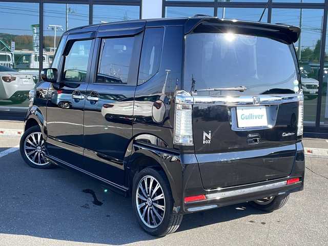 ホンダ Ｎ ＢＯＸ カスタム ターボ SSパッケージ 道東・釧路十勝 2015(平27)年 7.8万km スマートブラック ・４WD/・ターボ/・社外ＳＤメモリナビ/（FM AM DVD CD SD フルセグ Bluetooth）/・バックカメラ/・パドルシフト/・オートライト/・ETC/・衝突軽減システム（CTBA）/・前席シートヒーター/・ヒーテッドドアミラー/・アイドリングストップ/・横滑り防止装置/・スマートキー/・プッシュスタート/・純正ロアマット/・社外前方ドライブレコーダー/・純正15インチアルミホイール