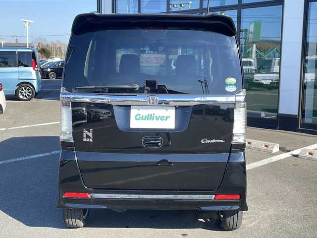 ホンダ Ｎ ＢＯＸ カスタム ターボ SSパッケージ 道東・釧路十勝 2015(平27)年 7.8万km スマートブラック ・４WD/・ターボ/・社外ＳＤメモリナビ/（FM AM DVD CD SD フルセグ Bluetooth）/・バックカメラ/・パドルシフト/・オートライト/・ETC/・衝突軽減システム（CTBA）/・前席シートヒーター/・ヒーテッドドアミラー/・アイドリングストップ/・横滑り防止装置/・スマートキー/・プッシュスタート/・純正ロアマット/・社外前方ドライブレコーダー/・純正15インチアルミホイール