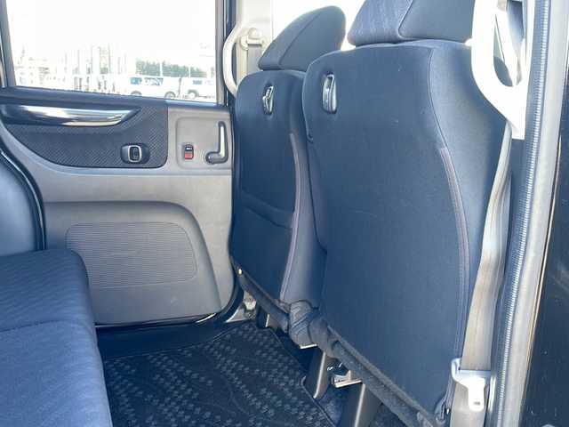 ホンダ Ｎ ＢＯＸ カスタム ターボ SSパッケージ 道東・釧路十勝 2015(平27)年 7.8万km スマートブラック ・４WD/・ターボ/・社外ＳＤメモリナビ/（FM AM DVD CD SD フルセグ Bluetooth）/・バックカメラ/・パドルシフト/・オートライト/・ETC/・衝突軽減システム（CTBA）/・前席シートヒーター/・ヒーテッドドアミラー/・アイドリングストップ/・横滑り防止装置/・スマートキー/・プッシュスタート/・純正ロアマット/・社外前方ドライブレコーダー/・純正15インチアルミホイール