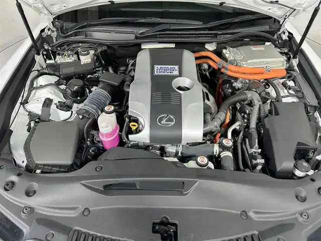 レクサス ＩＳ 300h Fスポーツ 佐賀県 2021(令3)年 2.4万km ホワイトノーヴァガラスフレーク 純正12.3インチナビ/CD/DVD/フルセグTV/Bluetooth/バックカメラ/レクサスセーフティシステム/レーンキープアシスト/プリクラッシュセーフティ/レーダークルーズコントロール/オートマチックハイビーム/ブラインドスポットモニター/クリアランスソナー/ETC２．０/ドライブレコーダー/レザーシート/シートヒーター/エアシート/パワーシート/ハンドルヒーター/純正フロアマット/純正19インチアルミホイール/オレンジブレーキキャリパー