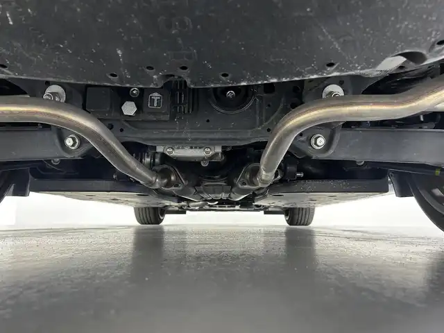 レクサス ＩＳ 300h Fスポーツ 佐賀県 2021(令3)年 2.4万km ホワイトノーヴァガラスフレーク 純正12.3インチナビ/CD/DVD/フルセグTV/Bluetooth/バックカメラ/レクサスセーフティシステム/レーンキープアシスト/プリクラッシュセーフティ/レーダークルーズコントロール/オートマチックハイビーム/ブラインドスポットモニター/クリアランスソナー/ETC２．０/ドライブレコーダー/レザーシート/シートヒーター/エアシート/パワーシート/ハンドルヒーター/純正フロアマット/純正19インチアルミホイール/オレンジブレーキキャリパー