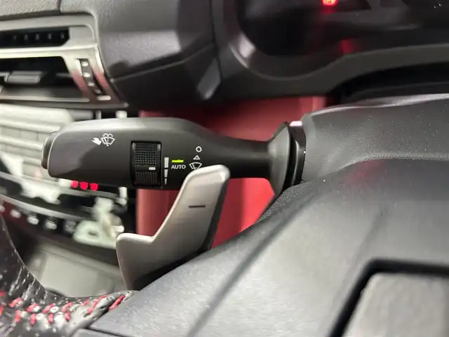 レクサス ＩＳ 300h Fスポーツ 佐賀県 2021(令3)年 2.4万km ホワイトノーヴァガラスフレーク 純正12.3インチナビ/CD/DVD/フルセグTV/Bluetooth/バックカメラ/レクサスセーフティシステム/レーンキープアシスト/プリクラッシュセーフティ/レーダークルーズコントロール/オートマチックハイビーム/ブラインドスポットモニター/クリアランスソナー/ETC２．０/ドライブレコーダー/レザーシート/シートヒーター/エアシート/パワーシート/ハンドルヒーター/純正フロアマット/純正19インチアルミホイール/オレンジブレーキキャリパー