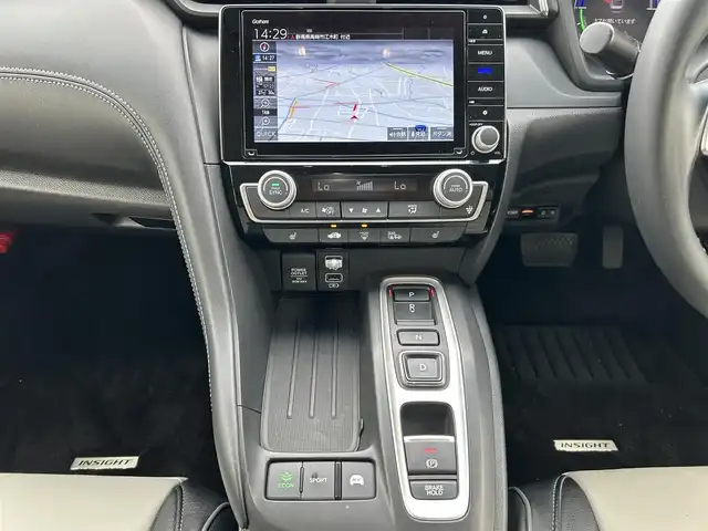 ホンダ インサイト EX 群馬県 2020(令2)年 3.2万km プラチナホワイトパール 無限フルエアロ/純正8型ナビ(VXU-207SGi)/CD・DVD・SD・USB/Bluetooth・フルセグTV/バックカメラ/純正エンジンスターター/ビルトインETC/前席シートヒーター/前席パワーシート/クルーズコントロール/ブラインドスポットモニター/横滑り防止装置/レーンキープアシスト/衝突軽減ブレーキ/アイドリングストップ/革調シートカバー/RSRダウンサス/RAYS19インチAW/純正AW積込/純正フロアマット/取説・保証書/スマートキー×2