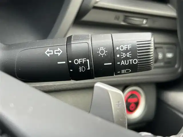 ホンダ インサイト EX 群馬県 2020(令2)年 3.2万km プラチナホワイトパール 無限フルエアロ/純正8型ナビ(VXU-207SGi)/CD・DVD・SD・USB/Bluetooth・フルセグTV/バックカメラ/純正エンジンスターター/ビルトインETC/前席シートヒーター/前席パワーシート/クルーズコントロール/ブラインドスポットモニター/横滑り防止装置/レーンキープアシスト/衝突軽減ブレーキ/アイドリングストップ/革調シートカバー/RSRダウンサス/RAYS19インチAW/純正AW積込/純正フロアマット/取説・保証書/スマートキー×2