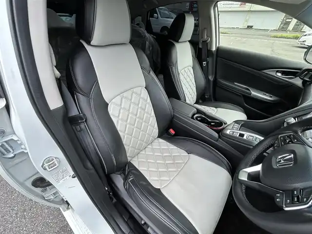 ホンダ インサイト EX 群馬県 2020(令2)年 3.2万km プラチナホワイトパール 無限フルエアロ/純正8型ナビ(VXU-207SGi)/CD・DVD・SD・USB/Bluetooth・フルセグTV/バックカメラ/純正エンジンスターター/ビルトインETC/前席シートヒーター/前席パワーシート/クルーズコントロール/ブラインドスポットモニター/横滑り防止装置/レーンキープアシスト/衝突軽減ブレーキ/アイドリングストップ/革調シートカバー/RSRダウンサス/RAYS19インチAW/純正AW積込/純正フロアマット/取説・保証書/スマートキー×2