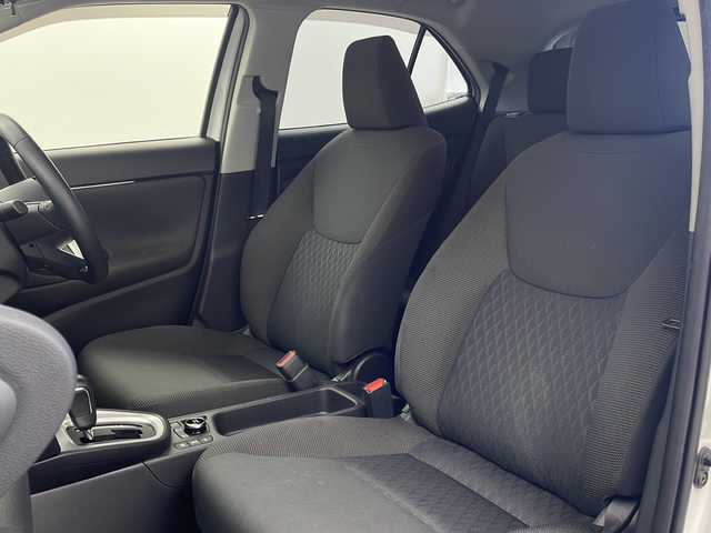 トヨタ ヤリスクロス G 栃木県 2021(令3)年 4.7万km ホワイトパールクリスタルシャイン ４WD/トヨタセーフティセンス/・プリクラッシュセーフティ/・レーントレーシングアシスト/・レーンディパーチャーアラート/・ロードサインアシスト/・レーダークルーズコントロール/・オートマチックハイビーム/・先行車発進アラーム/・プロアクティブドライビングアシスト/・レーンチェンジアシスト/・フロントクロストラフィックアラート/純正ディスプレイオーディオ/ Bluetooth/AM/FM/Miracast/バックカメラ/ビルトインETC/前後方ドライブレコーダー/シートヒーター/ステアリングヒーター/オートライト/電格ウィンカーミラー