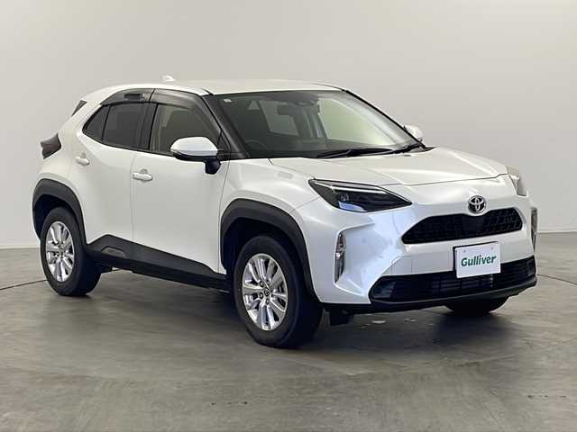 トヨタ ヤリスクロス G 栃木県 2021(令3)年 4.7万km ホワイトパールクリスタルシャイン ４WD/トヨタセーフティセンス/・プリクラッシュセーフティ/・レーントレーシングアシスト/・レーンディパーチャーアラート/・ロードサインアシスト/・レーダークルーズコントロール/・オートマチックハイビーム/・先行車発進アラーム/・プロアクティブドライビングアシスト/・レーンチェンジアシスト/・フロントクロストラフィックアラート/純正ディスプレイオーディオ/ Bluetooth/AM/FM/Miracast/バックカメラ/ビルトインETC/前後方ドライブレコーダー/シートヒーター/ステアリングヒーター/オートライト/電格ウィンカーミラー