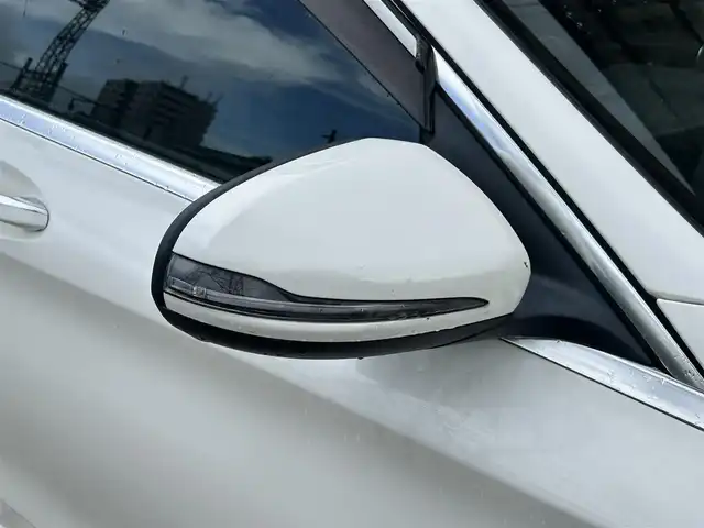 メルセデス・ベンツ Ｃ１８０ ローレウスエディション 長崎県 2018(平30)年 3.7万km ダイヤモンドホワイト 純正HDDナビ/（CD/BT/フルセグ）/バックカメラ/衝突軽減ブレーキ/レーンアシスト/ブラインドスポットモニター/コーナーセンサー/クルーズコントロール/ETC/パワーシート/シートヒーター/ドライブレコーダー/純正18インチAW