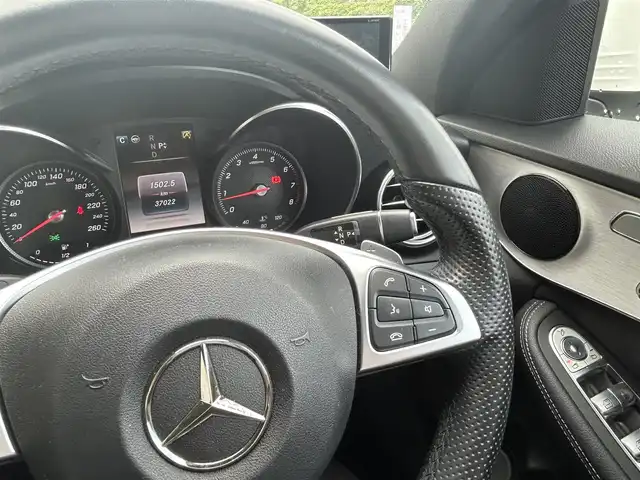 メルセデス・ベンツ Ｃ１８０ ローレウスエディション 長崎県 2018(平30)年 3.7万km ダイヤモンドホワイト 純正HDDナビ/（CD/BT/フルセグ）/バックカメラ/衝突軽減ブレーキ/レーンアシスト/ブラインドスポットモニター/コーナーセンサー/クルーズコントロール/ETC/パワーシート/シートヒーター/ドライブレコーダー/純正18インチAW