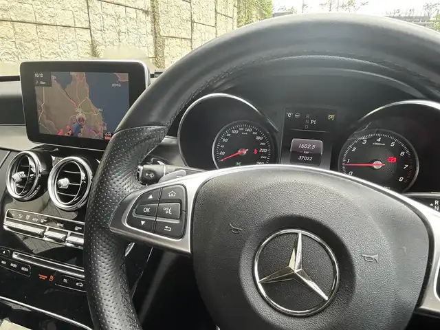 メルセデス・ベンツ Ｃ１８０ ローレウスエディション 長崎県 2018(平30)年 3.7万km ダイヤモンドホワイト 純正HDDナビ/（CD/BT/フルセグ）/バックカメラ/衝突軽減ブレーキ/レーンアシスト/ブラインドスポットモニター/コーナーセンサー/クルーズコントロール/ETC/パワーシート/シートヒーター/ドライブレコーダー/純正18インチAW
