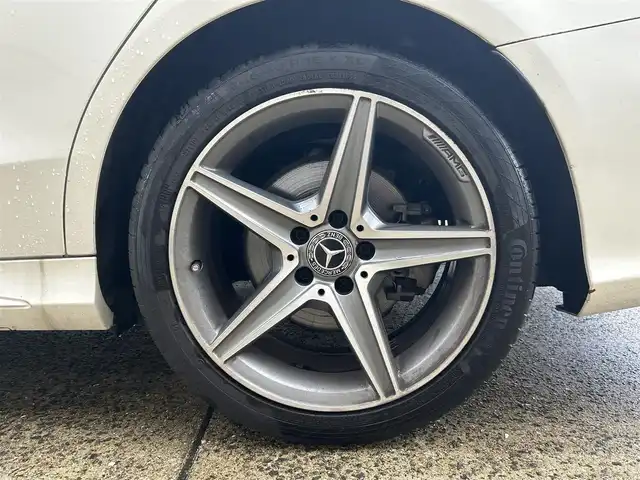 メルセデス・ベンツ Ｃ１８０ ローレウスエディション 長崎県 2018(平30)年 3.7万km ダイヤモンドホワイト 純正HDDナビ/（CD/BT/フルセグ）/バックカメラ/衝突軽減ブレーキ/レーンアシスト/ブラインドスポットモニター/コーナーセンサー/クルーズコントロール/ETC/パワーシート/シートヒーター/ドライブレコーダー/純正18インチAW