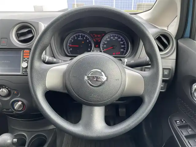 日産 ノート X エアロS エマージェンシーB 千葉県 2014(平26)年 3.7万km シャイニングブルー 純正メモリナビ/(フルセグTV/BT/CD/DVD/FM/AM)/バックカメラ/衝突被害軽減システム/車線逸脱警報/横滑り防止装置/ETC/アイドリングストップ/電動格納ミラー/プッシュスタート/スマートキー/フロアマット/取扱説明書