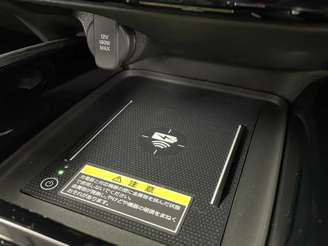 ホンダ ヴェゼル ハイブリッド e:HEV Z 愛知県 2025(令7)年 0.1千km プラチナホワイトパール /R7年10月登録済未使用車//純正HondaCONNECTナビ//フルセグTV/AMFM/Bluetooth/USB//AppleCarPlay/AndroidAuto//ビルトインETC2.0//バックカメラ//HondaSENSING//アダプティブクルーズコントロール//パーキングセンサーシステム//ブラインドスポットモニター//アダプティブドライビングビーム//後退出庫サポート//フルLEDヘッドランプ//オートライト//LEDアクティブコーナリングライト//LEDフォグランプ//フルLEDリアコンビランプ//ハンズフリーパワーテールゲート//プライムスムースコンビシート//前席シートヒーター//革巻きステアリング//ステアリングスイッチ//ステアリングヒーター//パドルシフト式減速セレクター//純正18インチアルミホイール//電子パーキングブレーキ//ブレーキホールド//ヒルディセントコントロール//プッシュスタート//電動格納ミラー//アイドリングストップ//取扱説明書