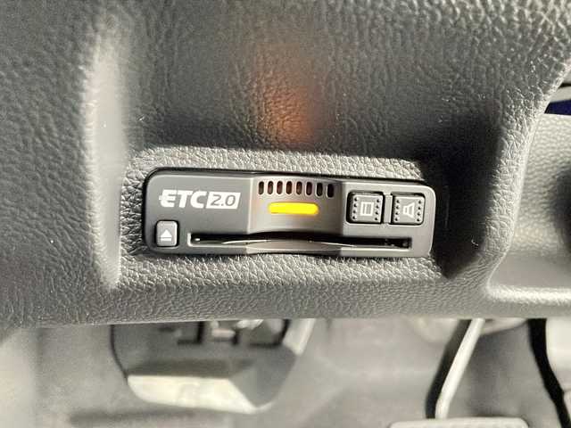 ホンダ ヴェゼル ハイブリッド e:HEV Z 愛知県 2025(令7)年 0.1千km プラチナホワイトパール /R7年10月登録済未使用車//純正HondaCONNECTナビ//フルセグTV/AMFM/Bluetooth/USB//AppleCarPlay/AndroidAuto//ビルトインETC2.0//バックカメラ//HondaSENSING//アダプティブクルーズコントロール//パーキングセンサーシステム//ブラインドスポットモニター//アダプティブドライビングビーム//後退出庫サポート//フルLEDヘッドランプ//オートライト//LEDアクティブコーナリングライト//LEDフォグランプ//フルLEDリアコンビランプ//ハンズフリーパワーテールゲート//プライムスムースコンビシート//前席シートヒーター//革巻きステアリング//ステアリングスイッチ//ステアリングヒーター//パドルシフト式減速セレクター//純正18インチアルミホイール//電子パーキングブレーキ//ブレーキホールド//ヒルディセントコントロール//プッシュスタート//電動格納ミラー//アイドリングストップ//取扱説明書